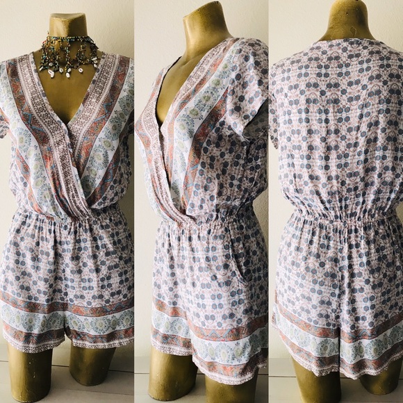 TAYLOR & SAGE Floral Print Boho Shorts ROMPER Size Medium - Picture 15 of 15